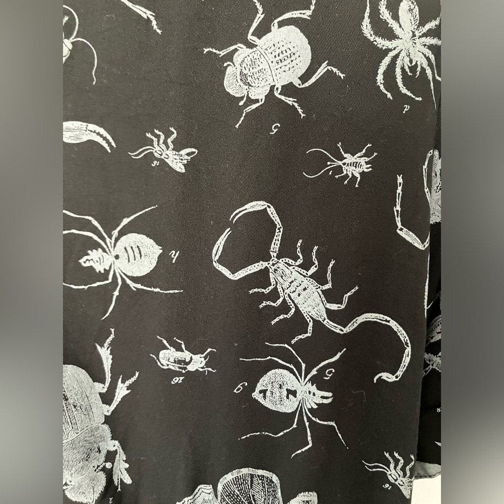 Disturbia Parasite bugs printed cropped button up shirt - Picture 7 of 13